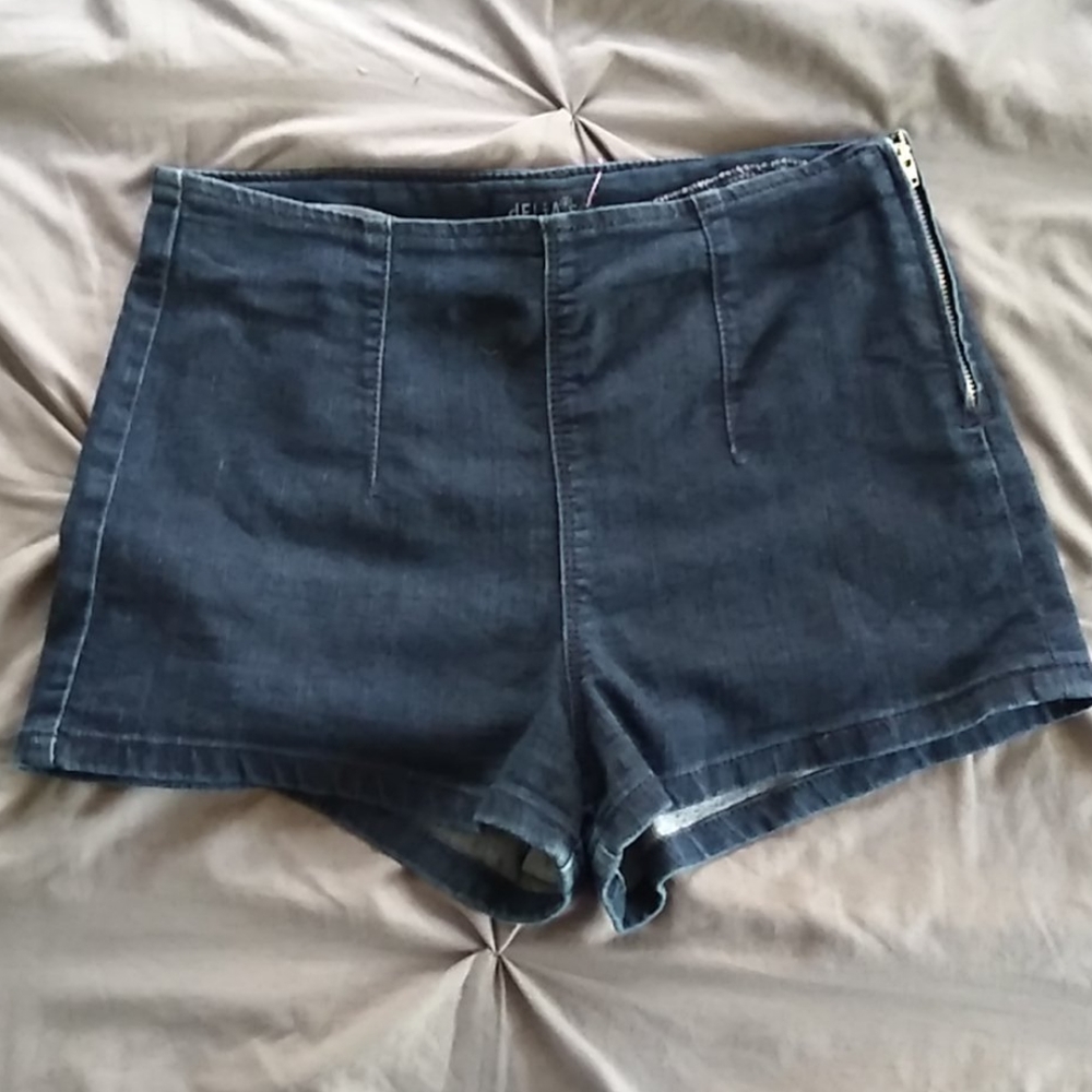 Delia's mid rise denim shorts